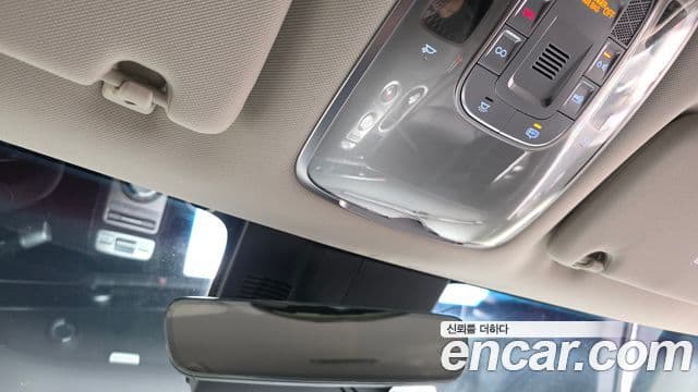 Genesis GV70 2021 — ფოტო 19/20