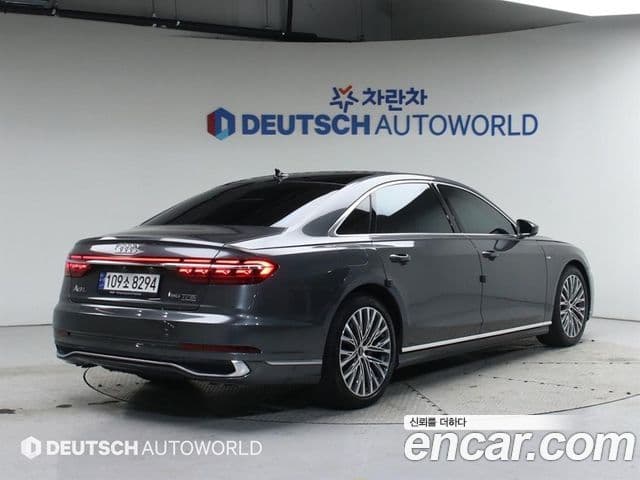 Audi A8 2022 — фото 1 из 20
