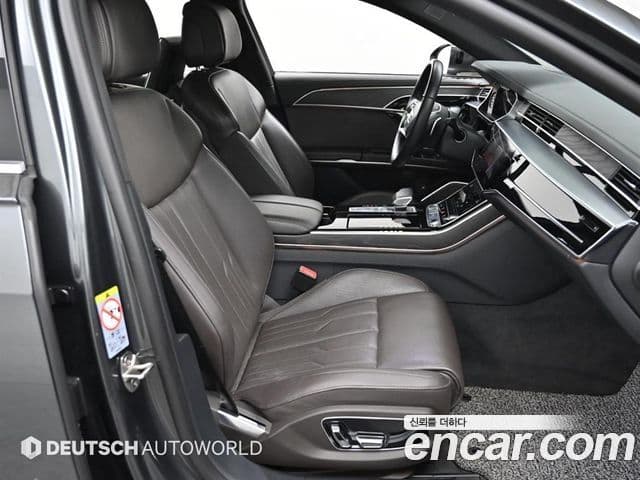 Audi A8 2022 — фото 8 из 20