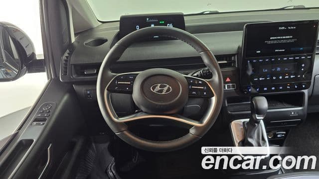 Hyundai Staria 2023 — ფოტო 16/20