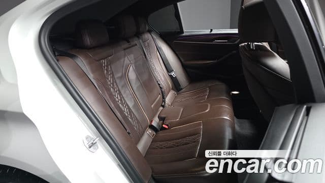 BMW 5 Series 2020 — Şəkil 12/20