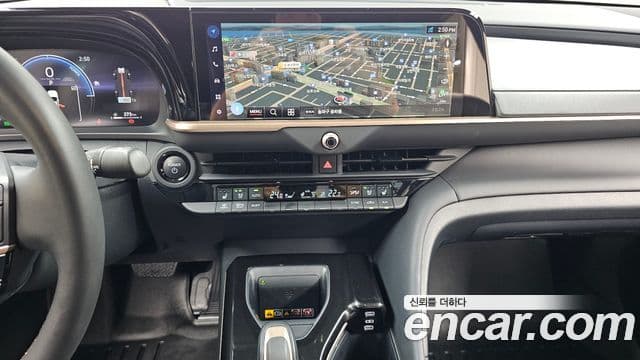 Toyota Crown Crossover 2024 — фото 14 из 20