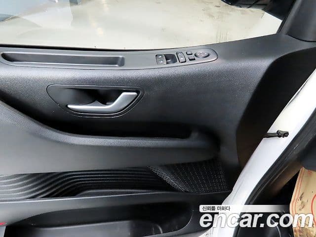 Hyundai Staria 2023 — фото 7 из 20
