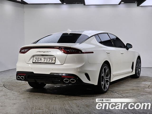 Kia Stinger 2018 — фото 3 из 20