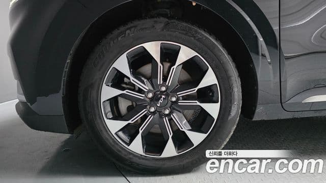 Kia Carnival 2023 — фото 5 из 20