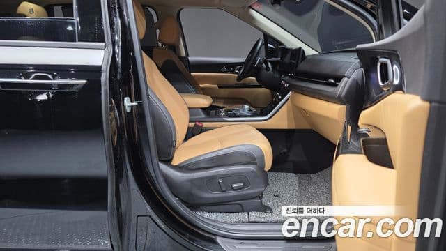 Kia Carnival 2023 — фото 11 из 20