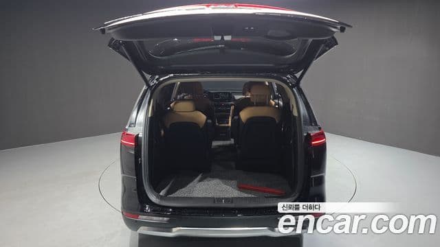 Kia Carnival 2023 — фото 20 из 20