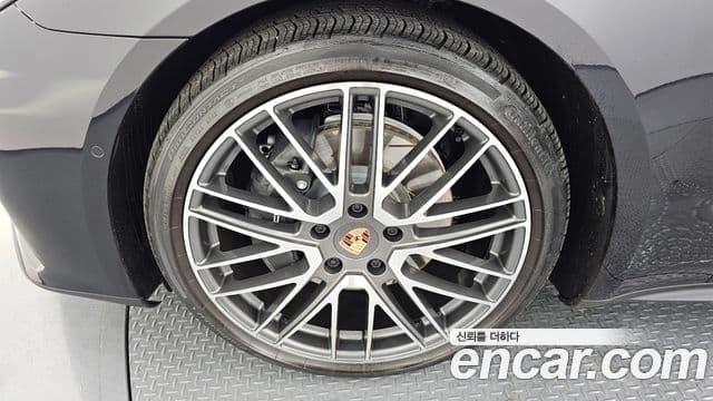 Porsche Panamera 2025 — ფოტო 5/20
