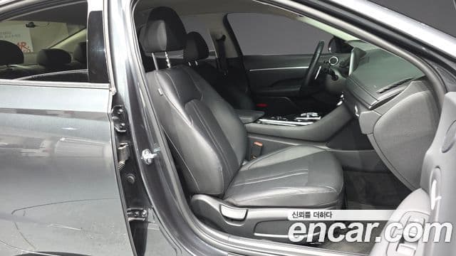 Hyundai Sonata 2022 — ფოტო 11/20