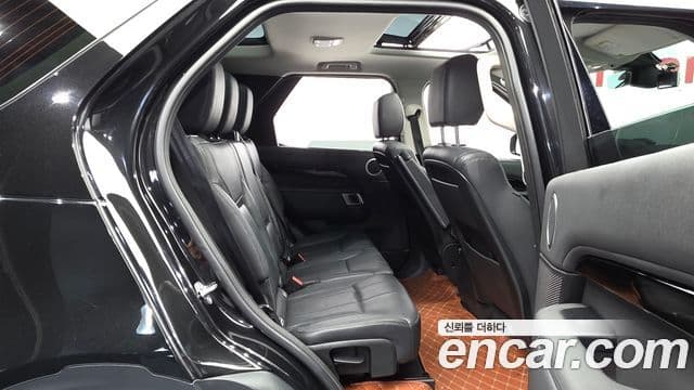 Land Rover Discovery 5 2019 — Şəkil 12/20