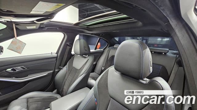 BMW 3 Series 2019 — Şəkil 18/20