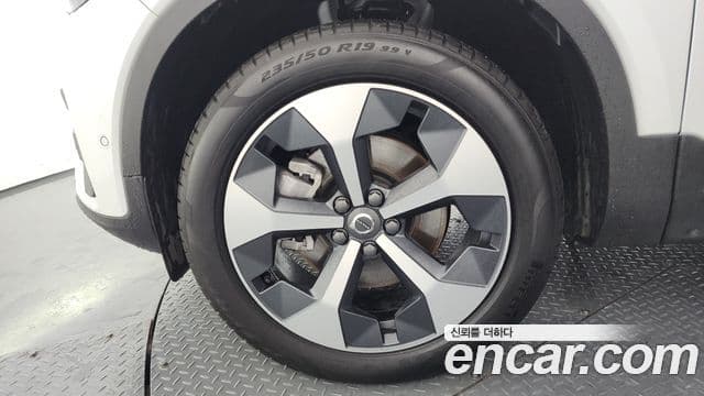 Volvo XC40 2025 — фото 5 из 20