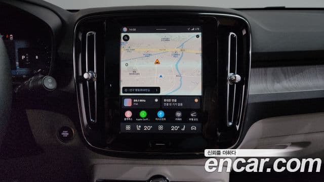 Volvo XC40 2025 — фото 14 из 20