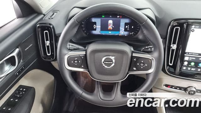 Volvo XC40 2025 — фото 15 из 20