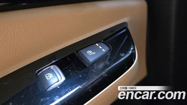 Kia Carnival 2021 — Фото 18/20