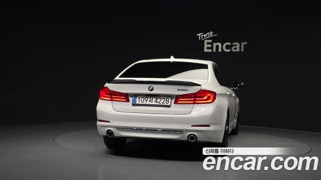 BMW 5 Series 2019 — фото 4 из 20
