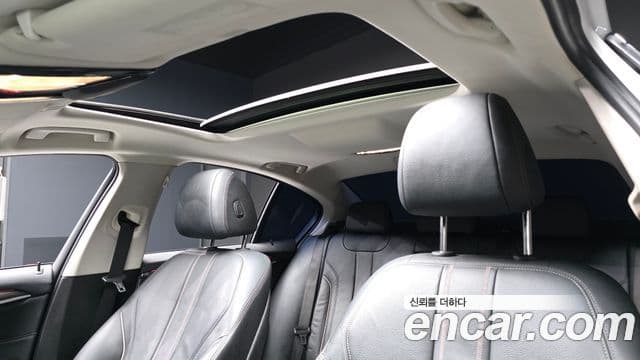 BMW 5 Series 2019 — фото 18 из 20