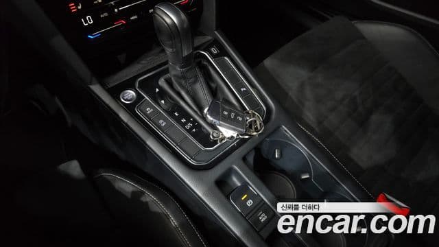 Volkswagen Passat GT 2021 — ფოტო 9/20