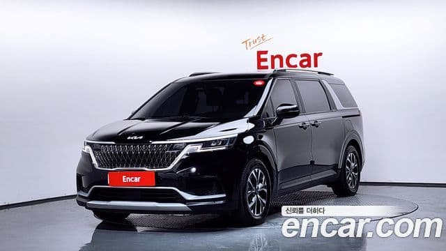 Kia Carnival 2023 — Фото 1/20
