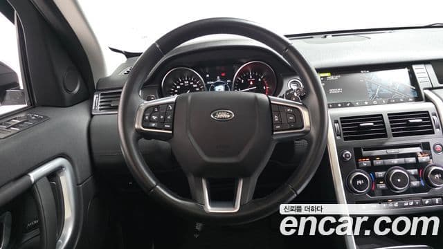 Land Rover Discovery Sport 2018 — фото 12 из 20