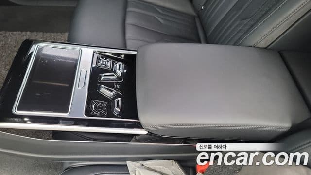 Audi A8 2020 — фото 10 из 15