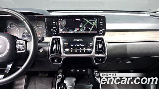 Kia Sorento 2022 — ფოტო 13/20