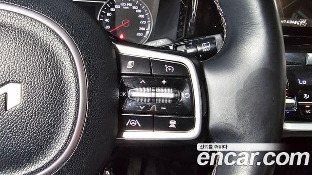 Kia Sorento 2022 — ფოტო 16/20
