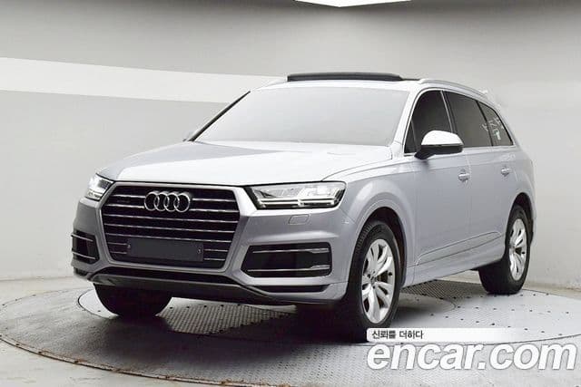 Audi Q7 2019 — фото 1 из 2