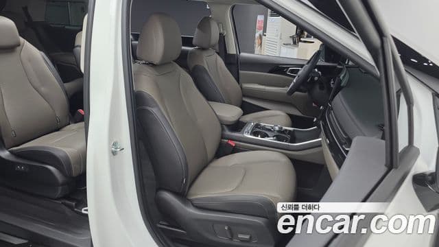 Kia Carnival 2025 — Şəkil 22/39