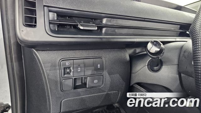 Hyundai Staria 2021 — Фото 17/20