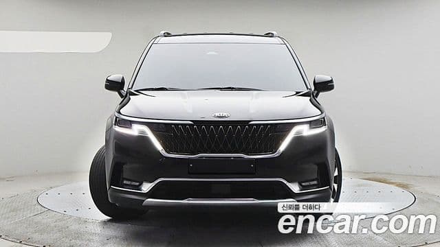 Kia Carnival 2021 — Фото 2/20