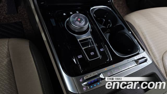 Kia Carnival 2023 — ფოტო 9/20