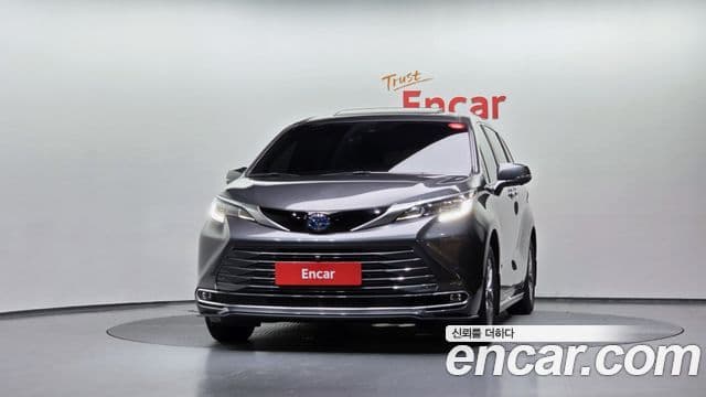 Toyota Sienna 2025 — Photo 29/35