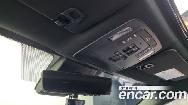 Toyota Sienna 2025 — ფოტო 17/20