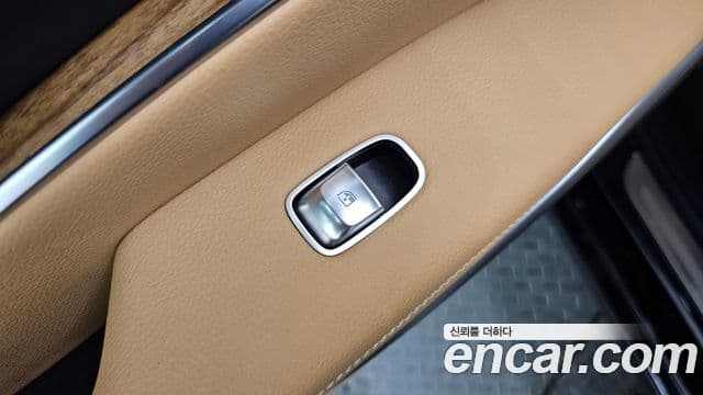 Kia The K9 2023 — Photo 28/33