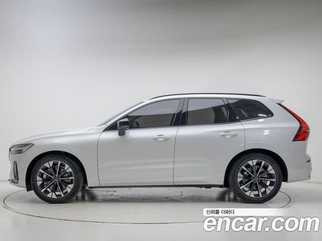 Volvo XC60 2026 — ფოტო 2/19
