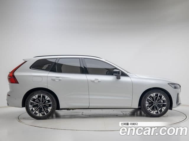 Volvo XC60 2026 — фото 4 из 19