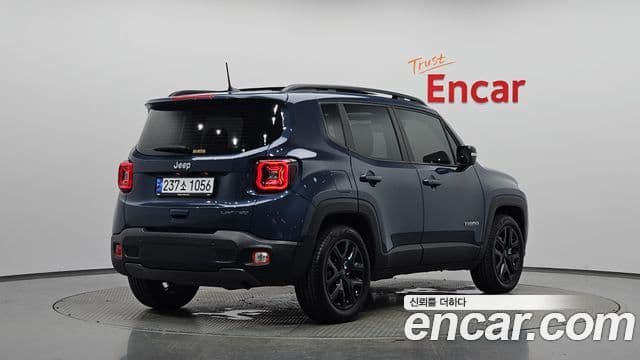 Jeep Renegade 2023 — фото 2 из 20