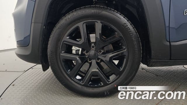 Jeep Renegade 2023 — фото 5 из 20