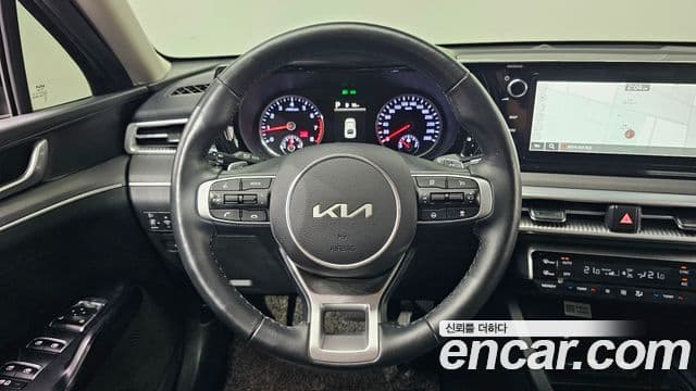 Kia K5 2022 — фото 13 из 20