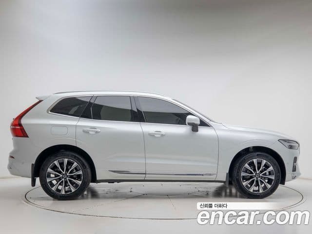 Volvo XC60 2024 — ფოტო 4/19
