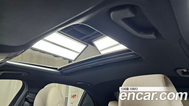 Mercedes-Benz E-Class 2023 — ფოტო 15/20