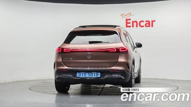 Mercedes-Benz EQA 2022 — ფოტო 21/31