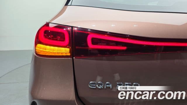 Mercedes-Benz EQA 2022 — ფოტო 7/31