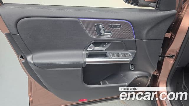 Mercedes-Benz EQA 2022 — ფოტო 29/31