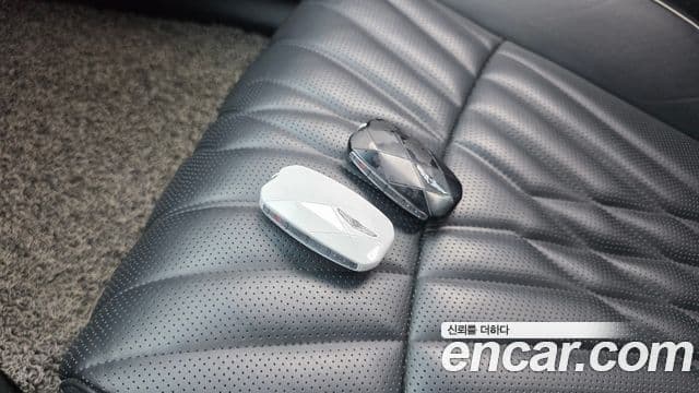 Genesis G90 2022 — Şəkil 18/20