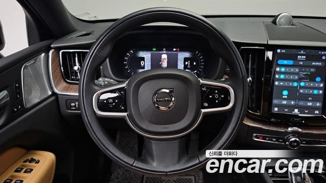 Volvo XC60 2021 — Şəkil 13/20