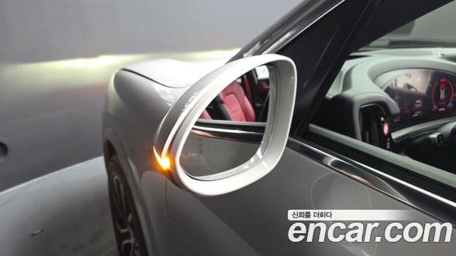 Porsche Cayenne 2023 — Photo 23/39