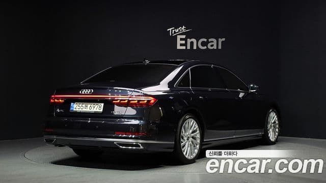 Audi A8 2021 — ფოტო 2/20