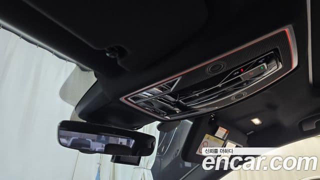 Audi A8 2021 — фото 18 из 20